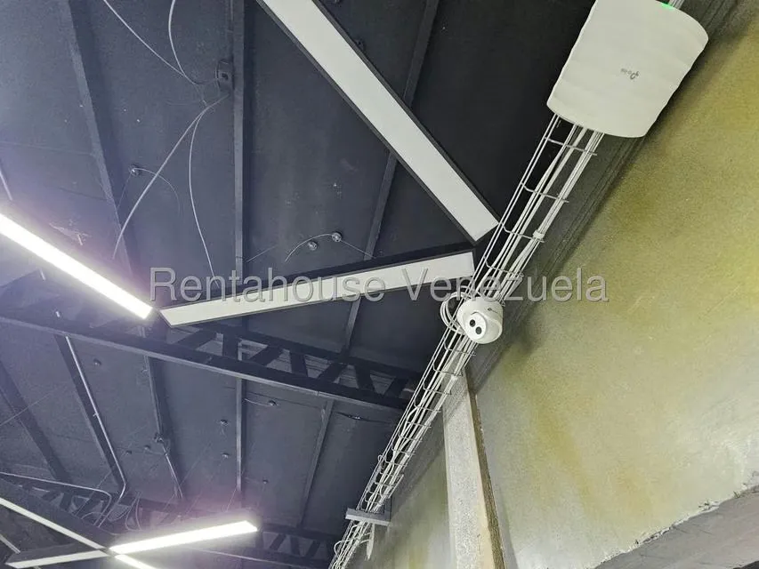 Industrial en Venta en Los Chaguaramos, Distrito Metropolitano - 66