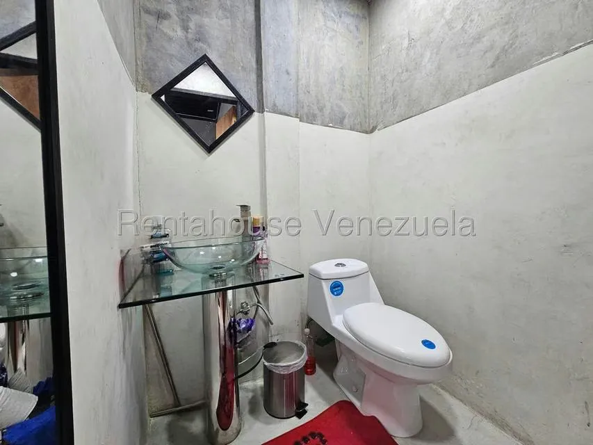 Industrial en Venta en Los Chaguaramos, Distrito Metropolitano - 68