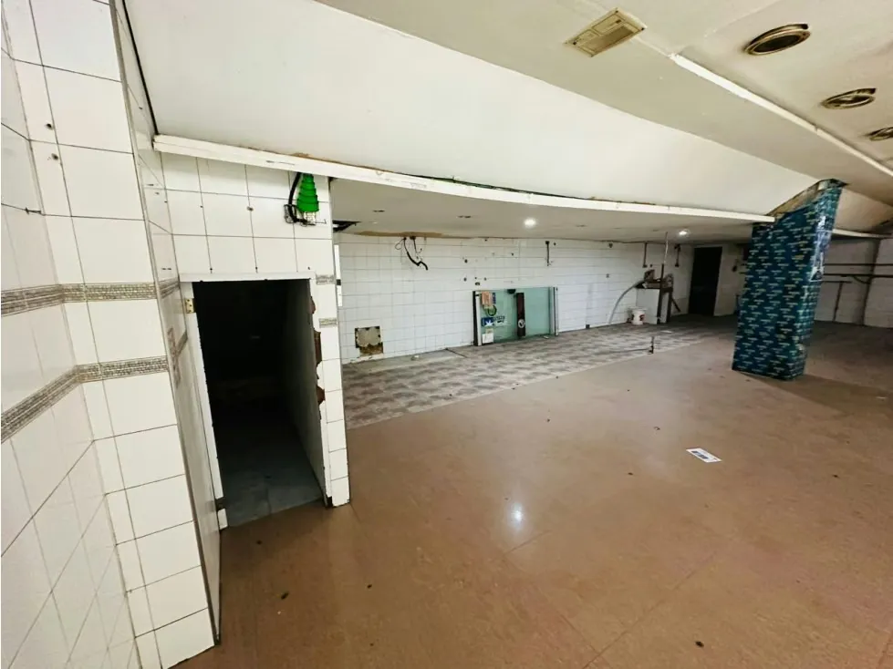MAGNÍFICO LOCAL EN VENTA EN EL CC LOS CHAGUARAMOS - 6