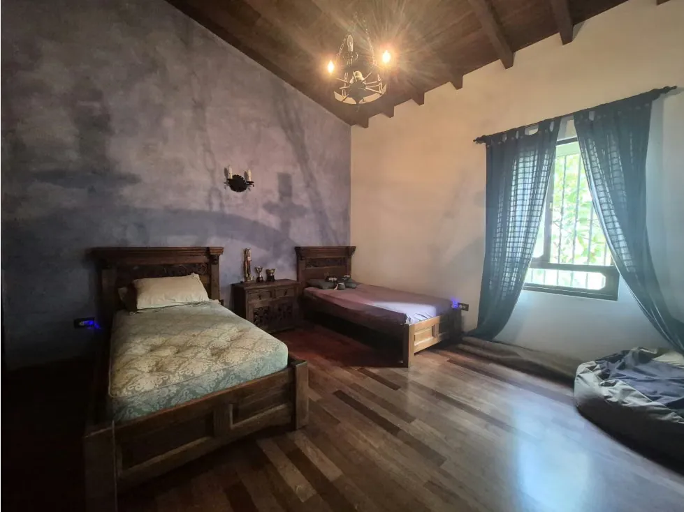 Vendo casa 500m2 Lomas del Club Hipico 8370 - 18