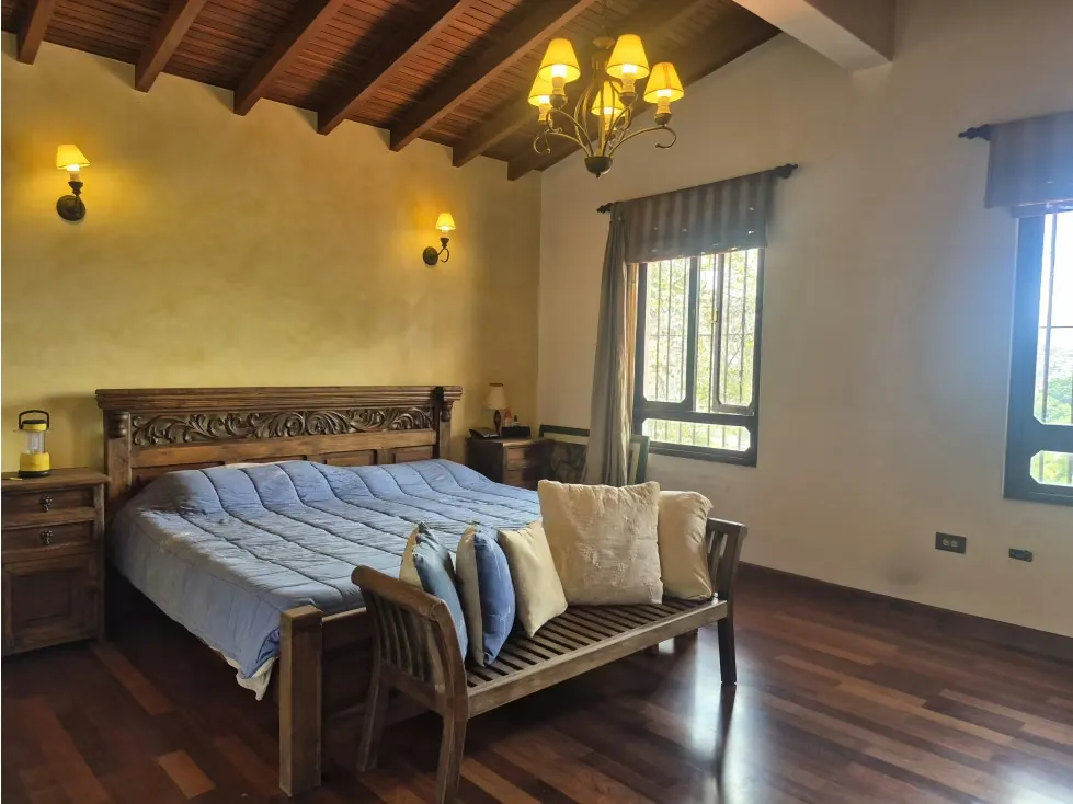 Vendo casa 500m2 Lomas del Club Hipico 8370 - 19