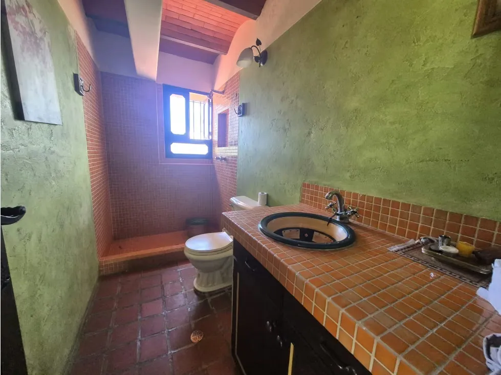 Vendo casa 500m2 Lomas del Club Hipico 8370 - 23