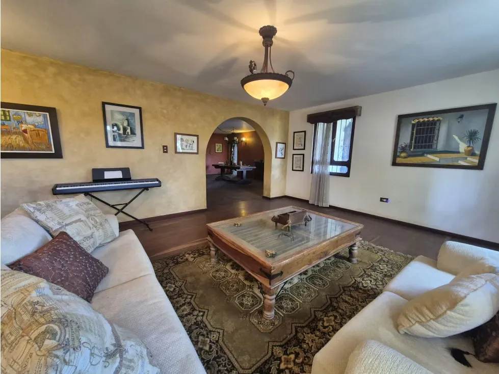 Vendo casa 500m2 Lomas del Club Hipico 8370 - 4