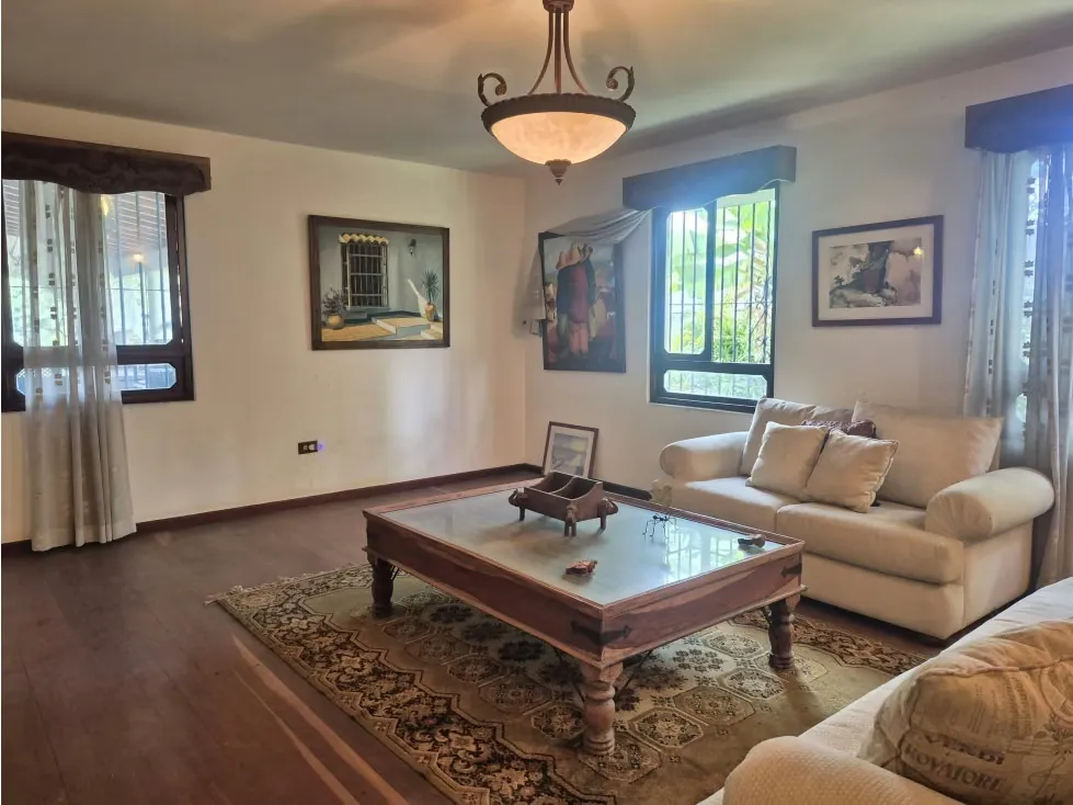 Vendo casa 500m2 Lomas del Club Hipico 8370 - 7
