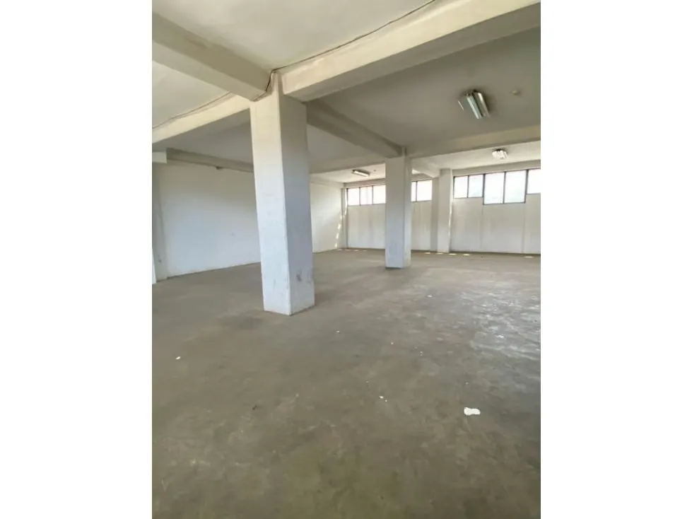 EDIFICIO INDUSTRIAL EN ALQUILER 1.620 M2 - URB. PROPATRIA - 7