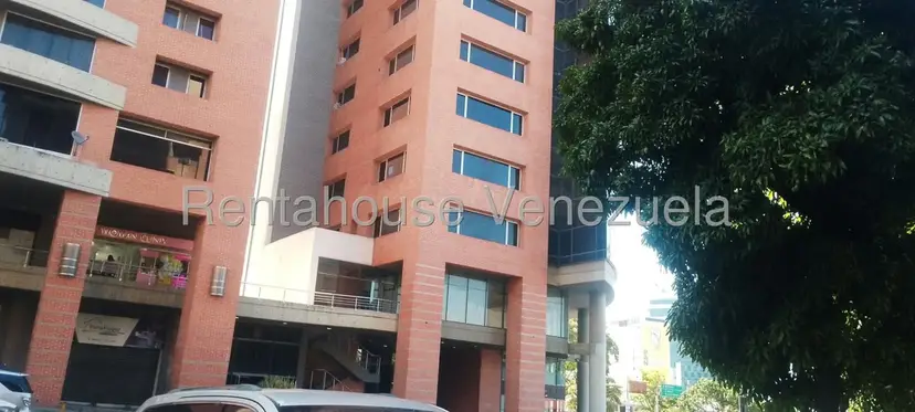 Comercial (Oficina) en Alquiler en Los Dos Caminos, Distrito Metropolitano