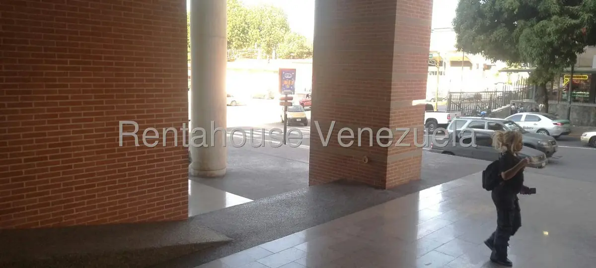 Oficina en Alquiler en Los Dos Caminos, Distrito Metropolitano - 3