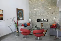 View 16