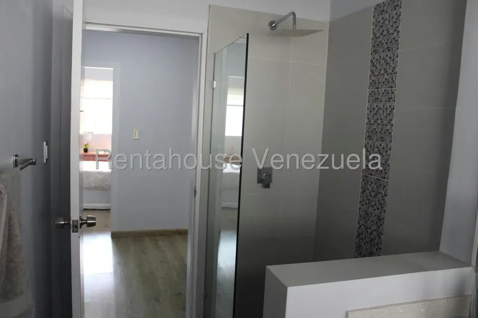 Casa (Multipes Niveles) en Venta en Altamira, Distrito Metropolitano - 48