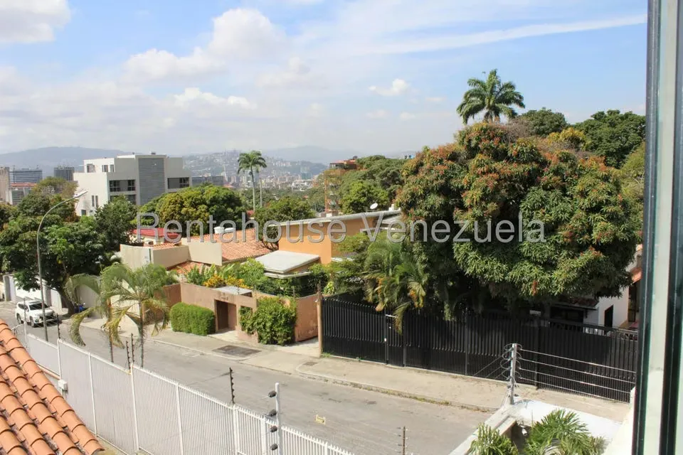 Casa (Multipes Niveles) en Venta en Altamira, Distrito Metropolitano - 95
