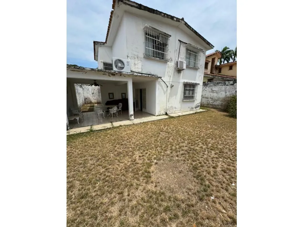 CASA CON POTENCIAL COMERCIAL EN EL TRIGAL NORTE TCL C 10133162 - 11