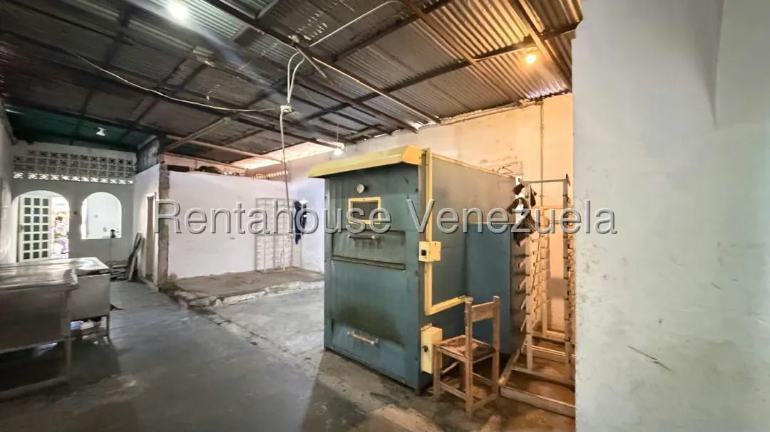 Casa (1 Nivel) en Venta en Centro, Lara - 17