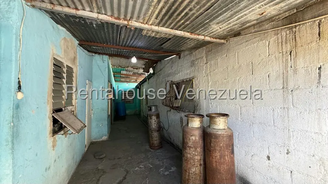 Casa (1 Nivel) en Venta en Centro, Lara - 25