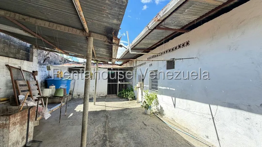 Casa (1 Nivel) en Venta en Centro, Lara - 28