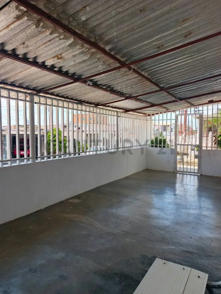 En Puerto Ordaz, venta de amplia casa familiar, en Caujaro - 12