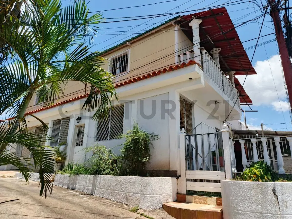 En Puerto Ordaz, venta de amplia casa familiar, en Caujaro - 2