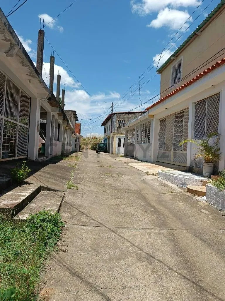 En Puerto Ordaz, venta de amplia casa familiar, en Caujaro - 4