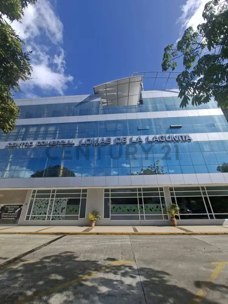 En Alquiler: Oficina de 17 m² – C.C. Lomas de la Lagunita, Caracas