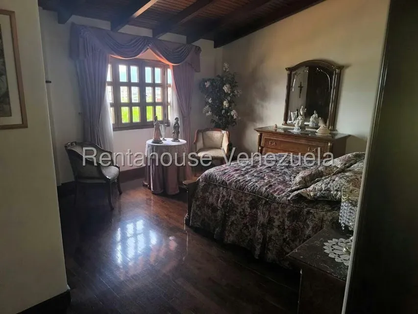 Casa (Multipes Niveles) en Venta en El Marques, Distrito Metropolitano - 75