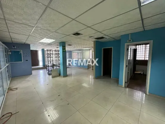 LOCAL EN ALQUILER AV. PPAL LA COOPERATIVA - 5