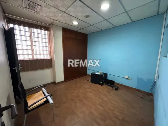 LOCAL EN ALQUILER AV. PPAL LA COOPERATIVA - 8