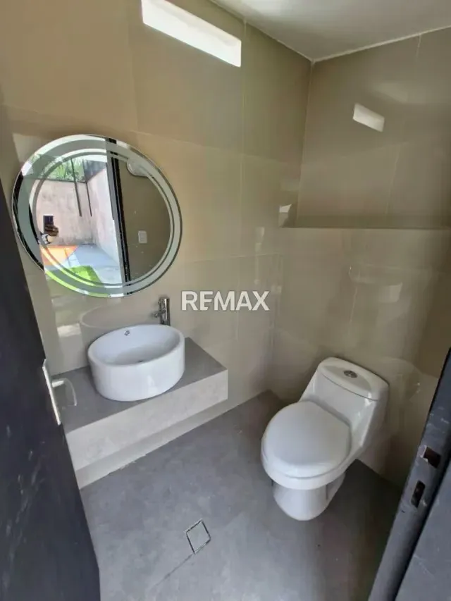 Moderna casa recién remodelada en La Viña - 11