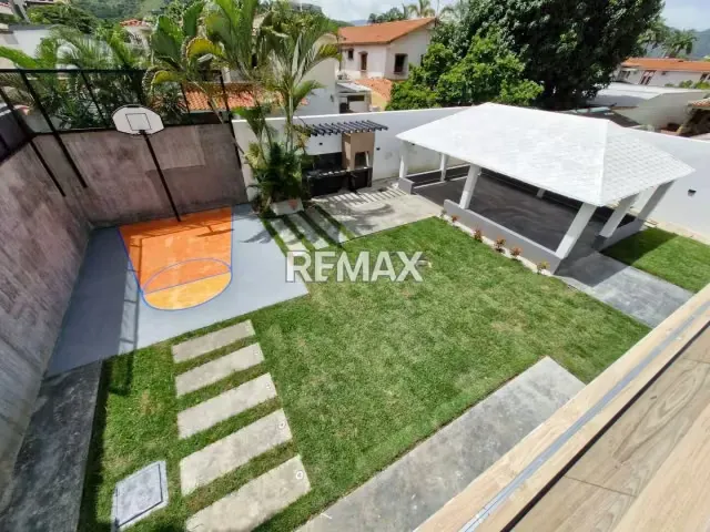 Moderna casa recién remodelada en La Viña - 10
