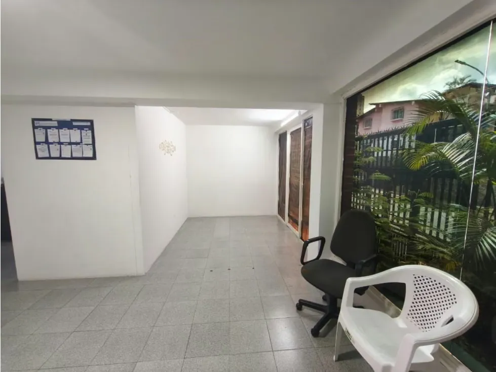 Se alquila oficina 55m2 Bello Monte 8096 - 3