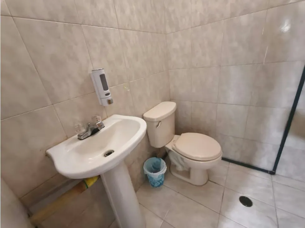 Se alquila oficina 55m2 Bello Monte 8096 - 8