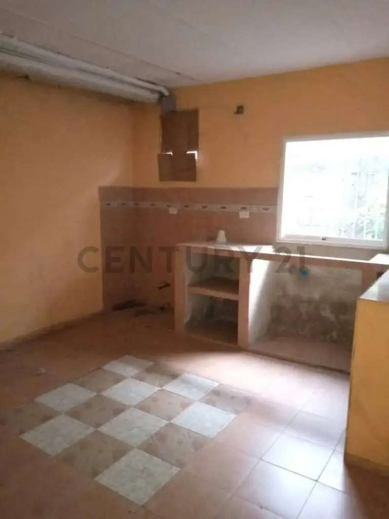 Casa de dos niveles, en pleno Centro de Anaco. - 5