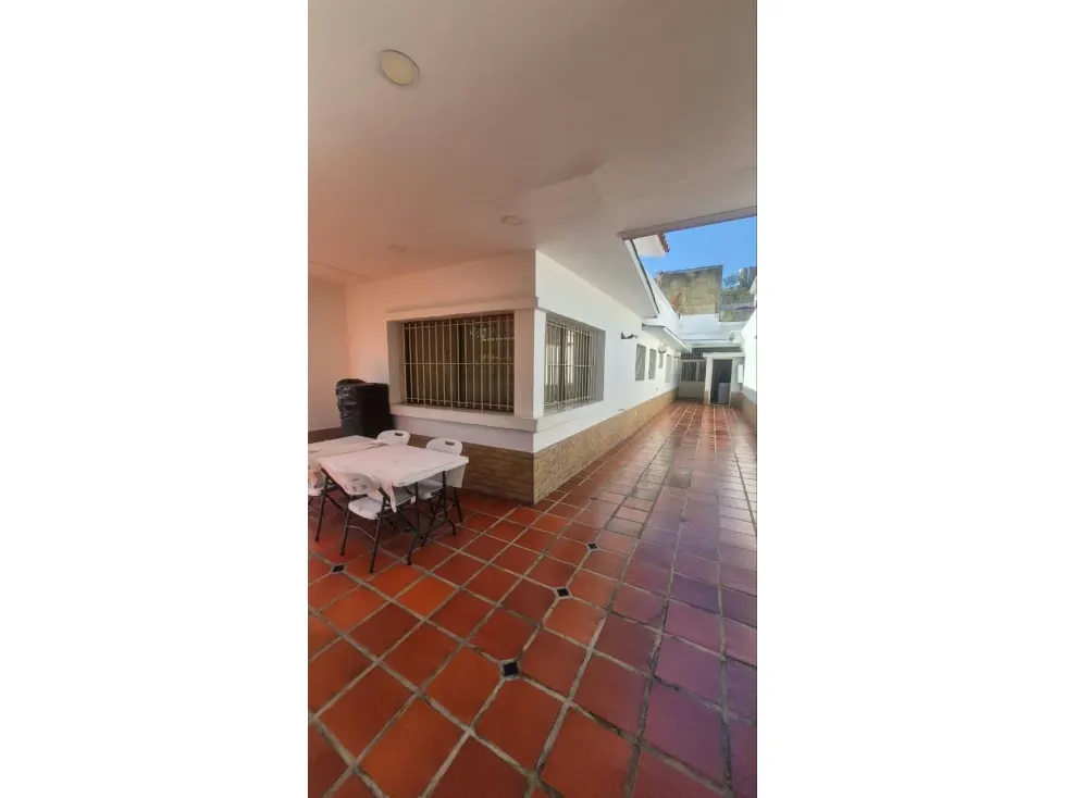 Casa en venta en Vista Alegre 450mts/4H/4B/3PE - 3