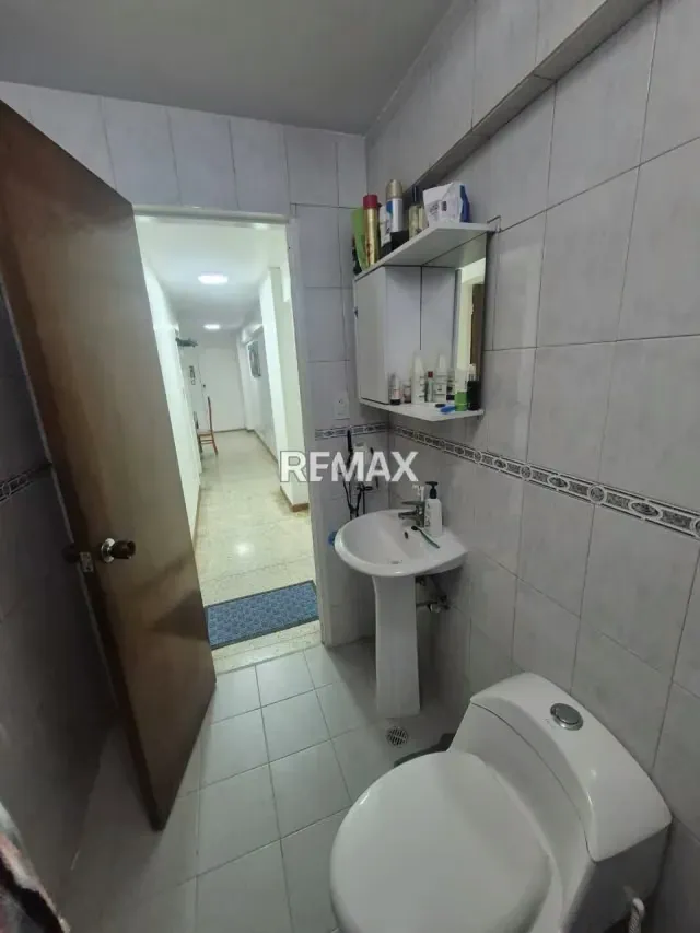 BELLO APARTAMENTO REMODELADO CON TERRAZA - 3