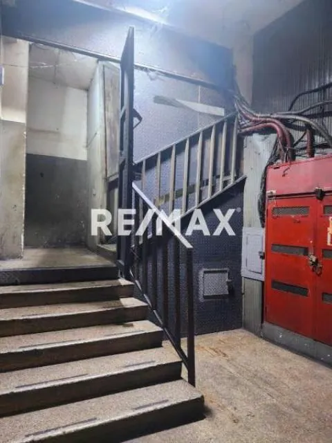 SE VENDE LOCAL COMERCIAL EN LA AVENIDA FUERZAS ARMADAS - 2