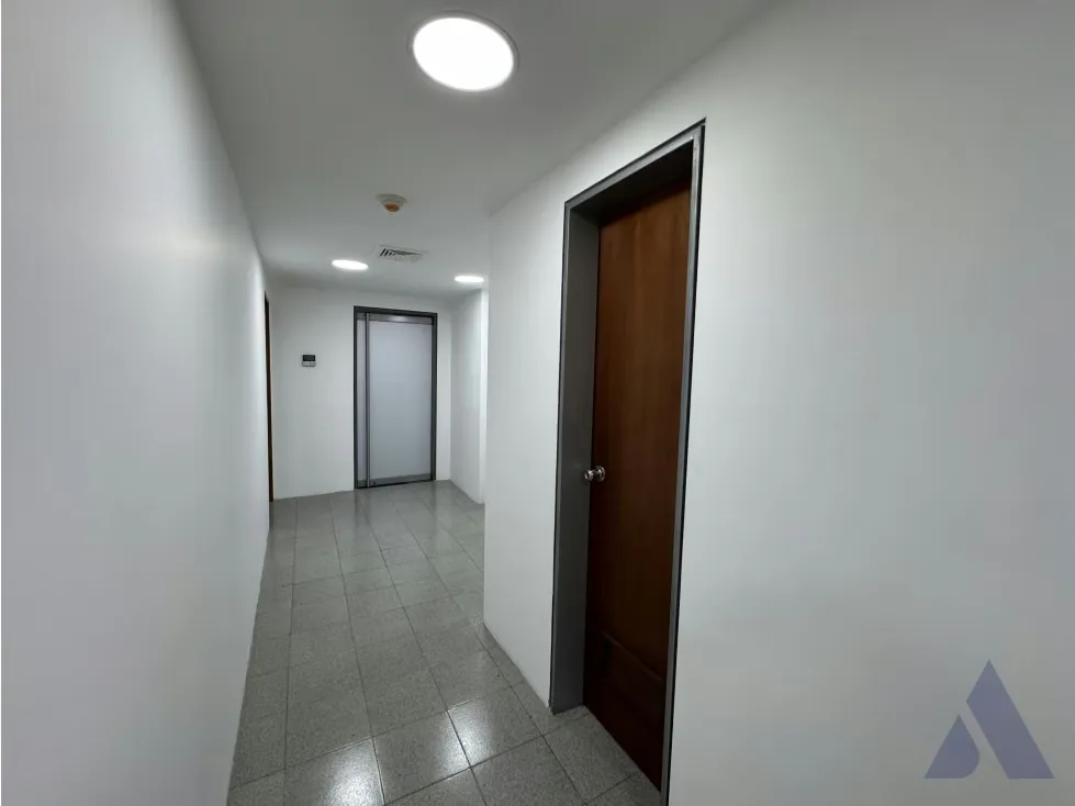 Alquilo oficina 105m2 Torre Xpress, Macaracuay 3312 - 15