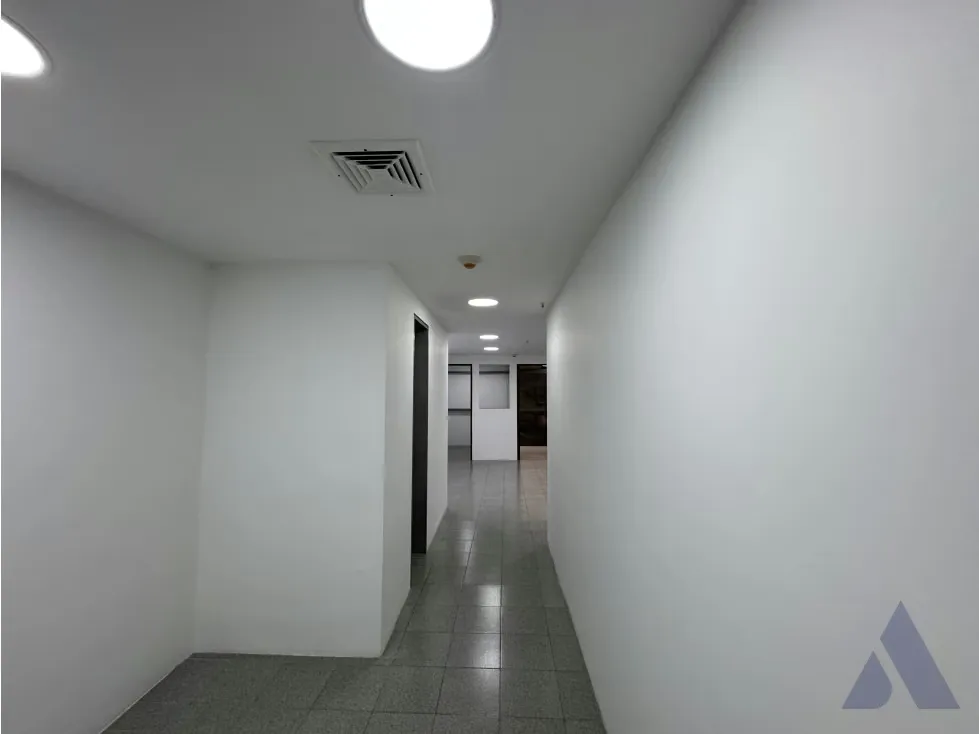 Alquilo oficina 105m2 Torre Xpress, Macaracuay 3312 - 17