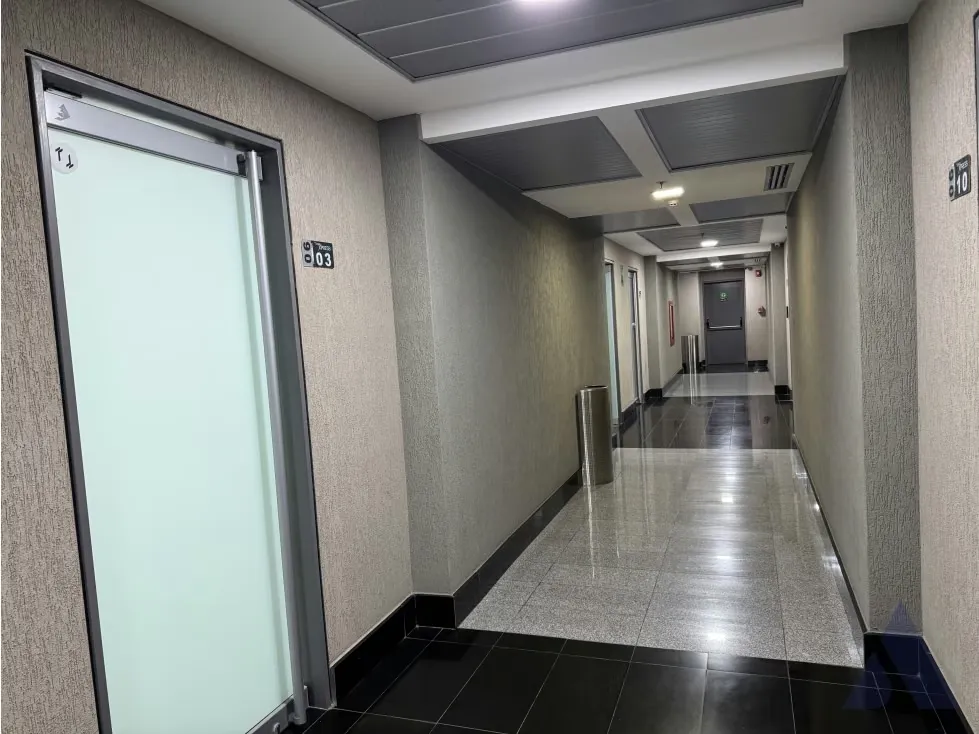 Alquilo oficina 105m2 Torre Xpress, Macaracuay 3312 - 19