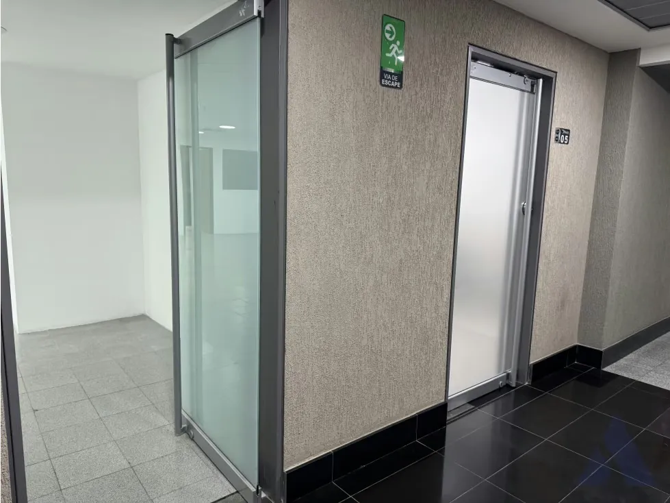 Alquilo oficina 105m2 Torre Xpress, Macaracuay 3312 - 20