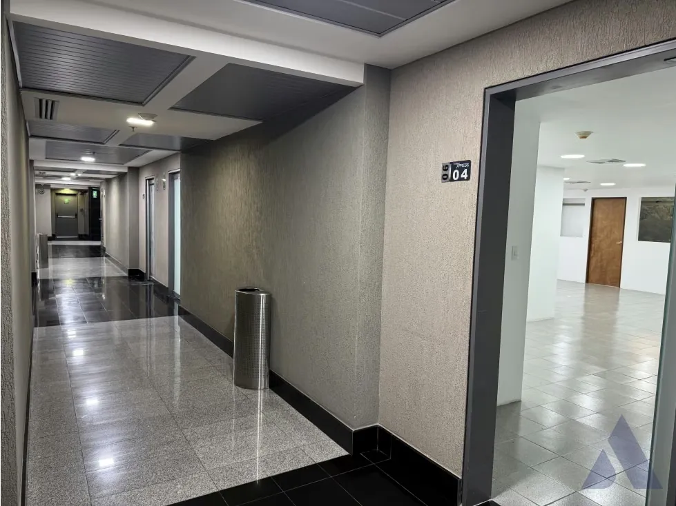 Alquilo oficina 105m2 Torre Xpress, Macaracuay 3312 - 21