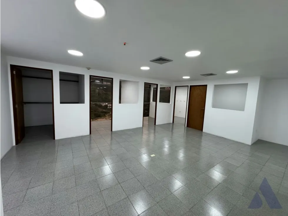 Alquilo oficina 105m2 Torre Xpress, Macaracuay 3312 - 4