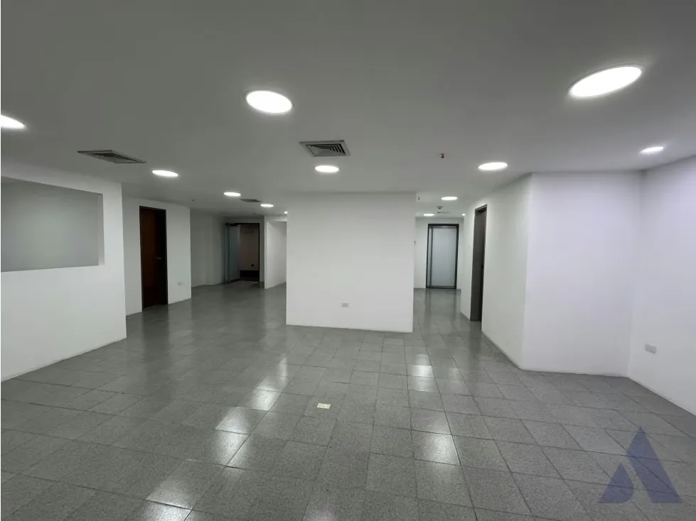 Alquilo oficina 105m2 Torre Xpress, Macaracuay 3312 - 31
