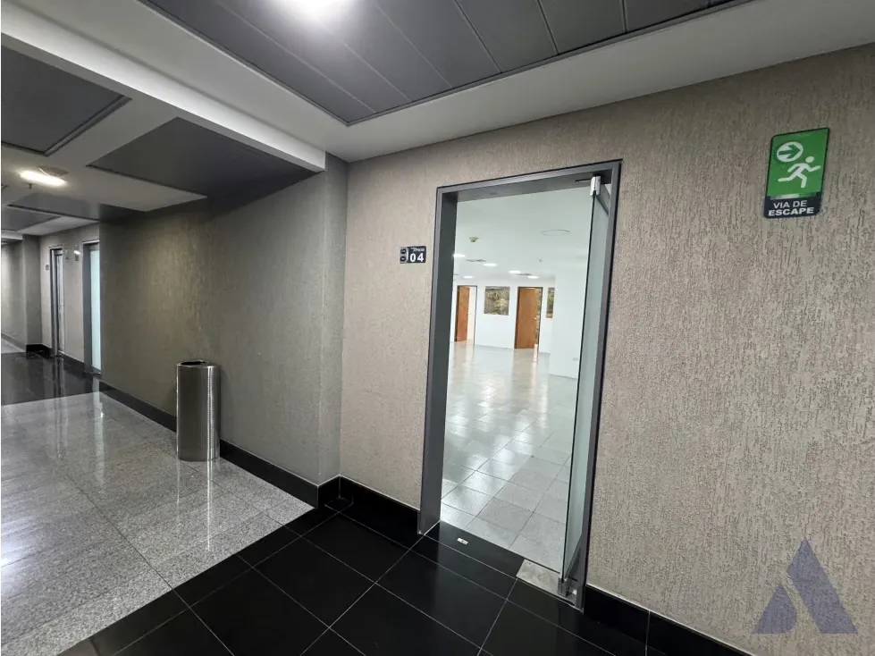 Alquilo oficina 105m2 Torre Xpress, Macaracuay 3312 - 34