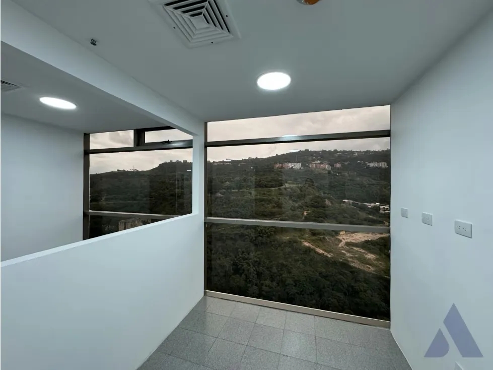 Alquilo oficina 105m2 Torre Xpress, Macaracuay 3312 - 7