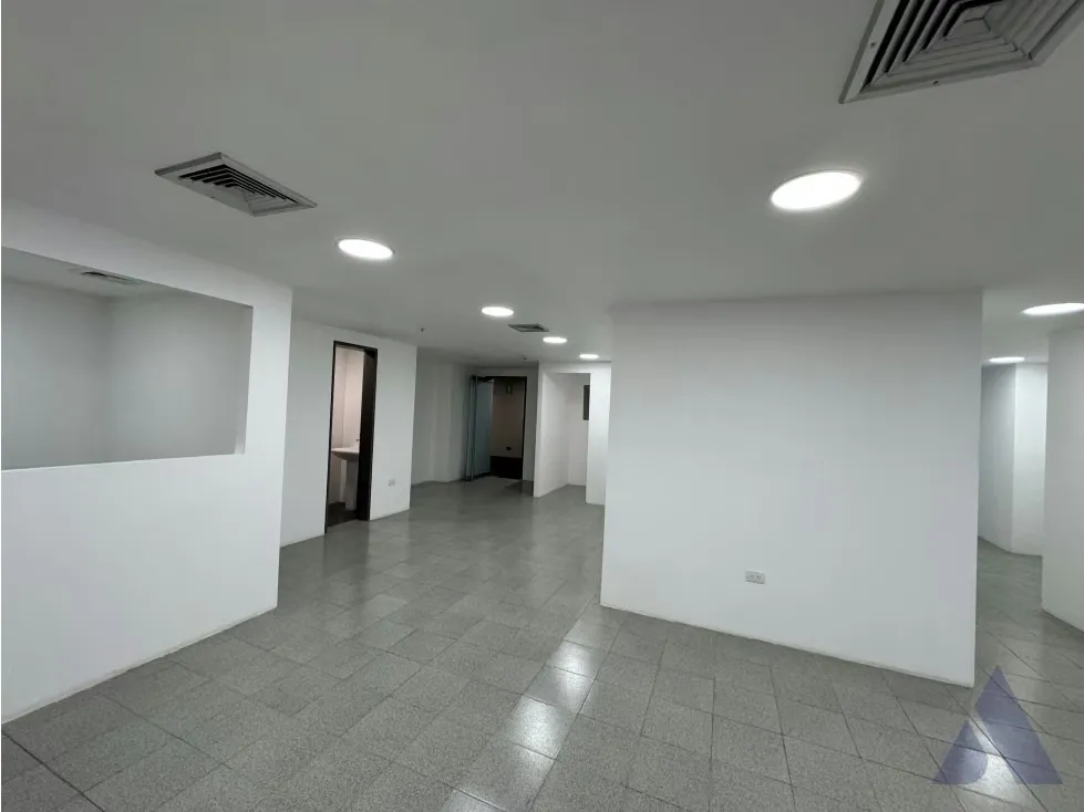 Alquilo oficina 105m2 Torre Xpress, Macaracuay 3312 - 8