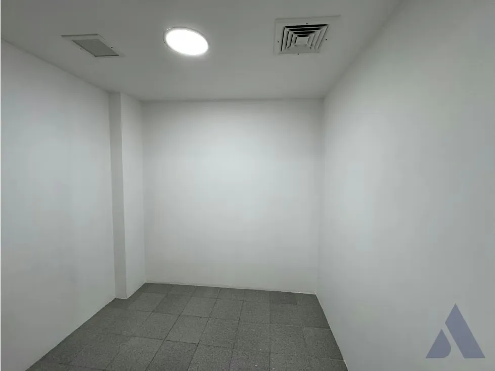 Alquilo oficina 105m2 Torre Xpress, Macaracuay 3312 - 10