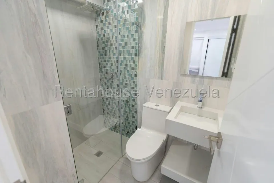 Apartamento (Penthouse) en Venta en Colinas de Los Chaguaramos, Distrito Metropolitano - 16