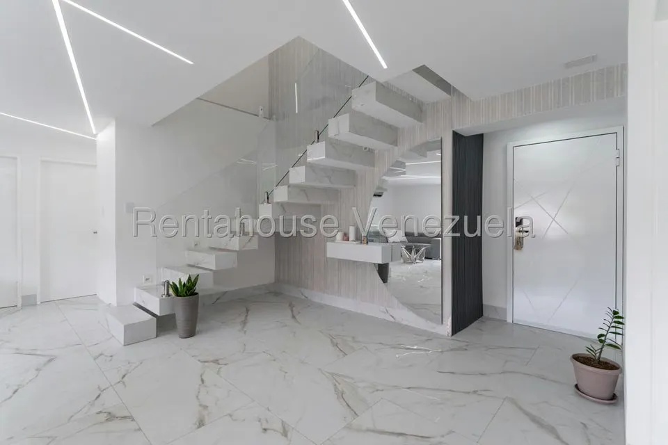Apartamento (Penthouse) en Venta en Colinas de Los Chaguaramos, Distrito Metropolitano - 17