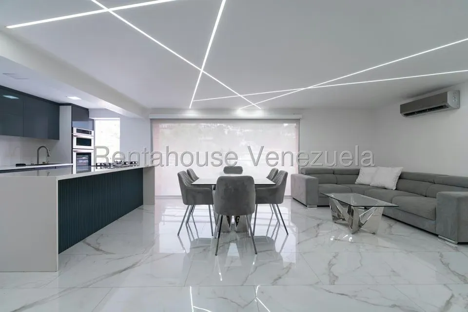 Apartamento (Penthouse) en Venta en Colinas de Los Chaguaramos, Distrito Metropolitano - 3
