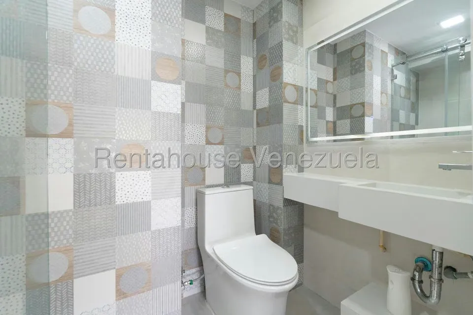 Apartamento (Penthouse) en Venta en Colinas de Los Chaguaramos, Distrito Metropolitano - 24