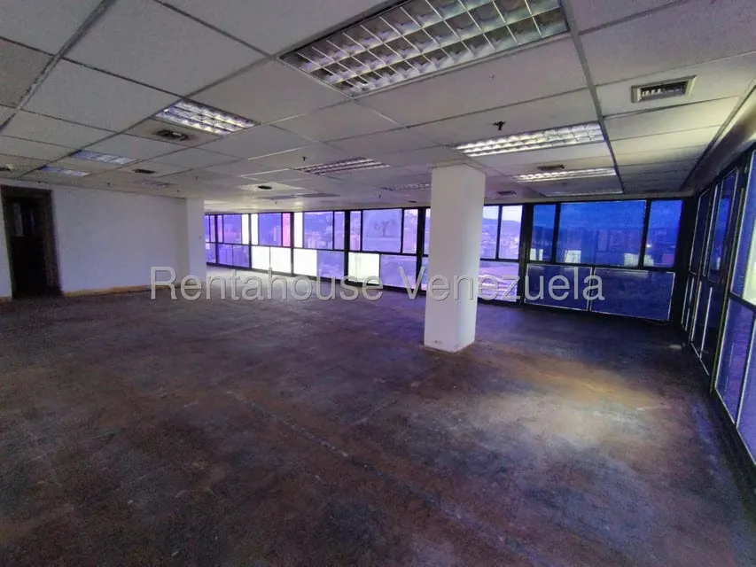 Oficina en Alquiler en Plaza Venezuela, Distrito Metropolitano - 4