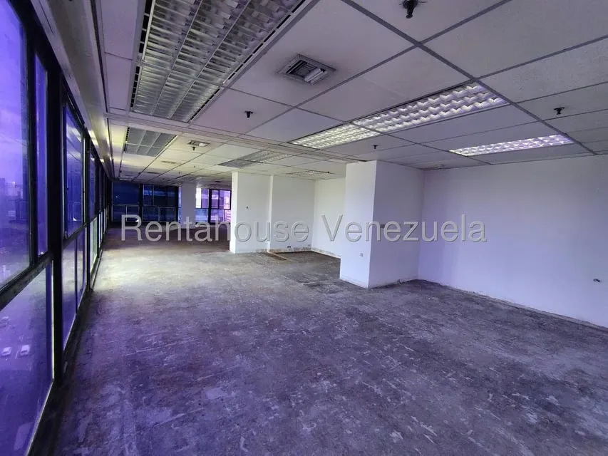 Oficina en Alquiler en Plaza Venezuela, Distrito Metropolitano - 7